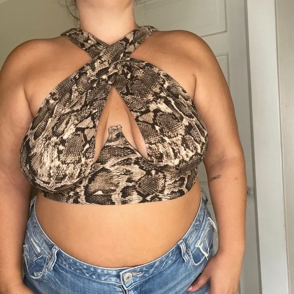 Fashion nova Meg the stallion snake skin crop top - Picture 5 of 5